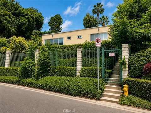 Photo of 18048 Karen DR, Encino, CA 91316 (MLS # SR26104882)