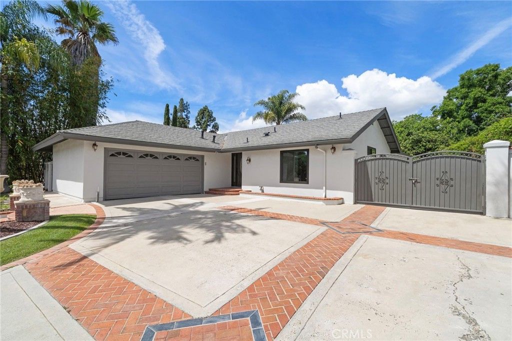 Photo of 25981 Cordillera Drive, Mission Viejo, CA 92691 (MLS # OC26079492)