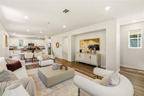 Photo of 14700 Sherman Way WAY, Van Nuys, CA 91405 (MLS # TR26166945)