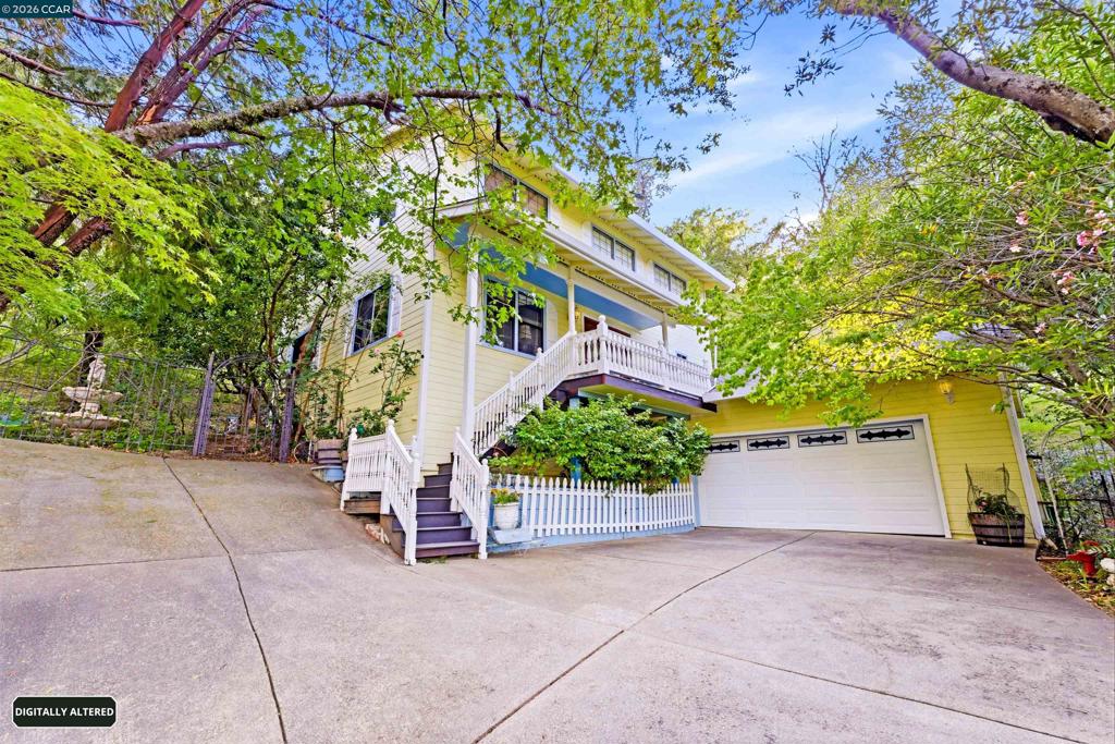 407 Country Club Ln