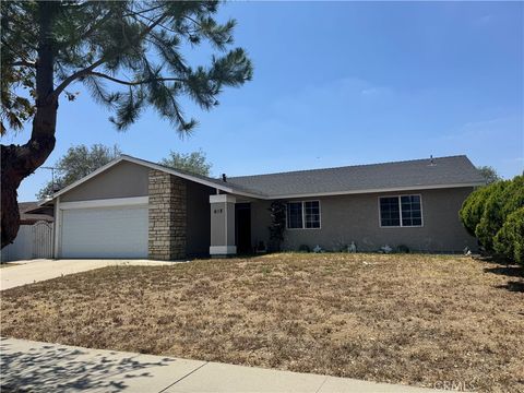Photo of 618 N Spruce AVE, Rialto, CA 92376 (MLS # IV26118055)