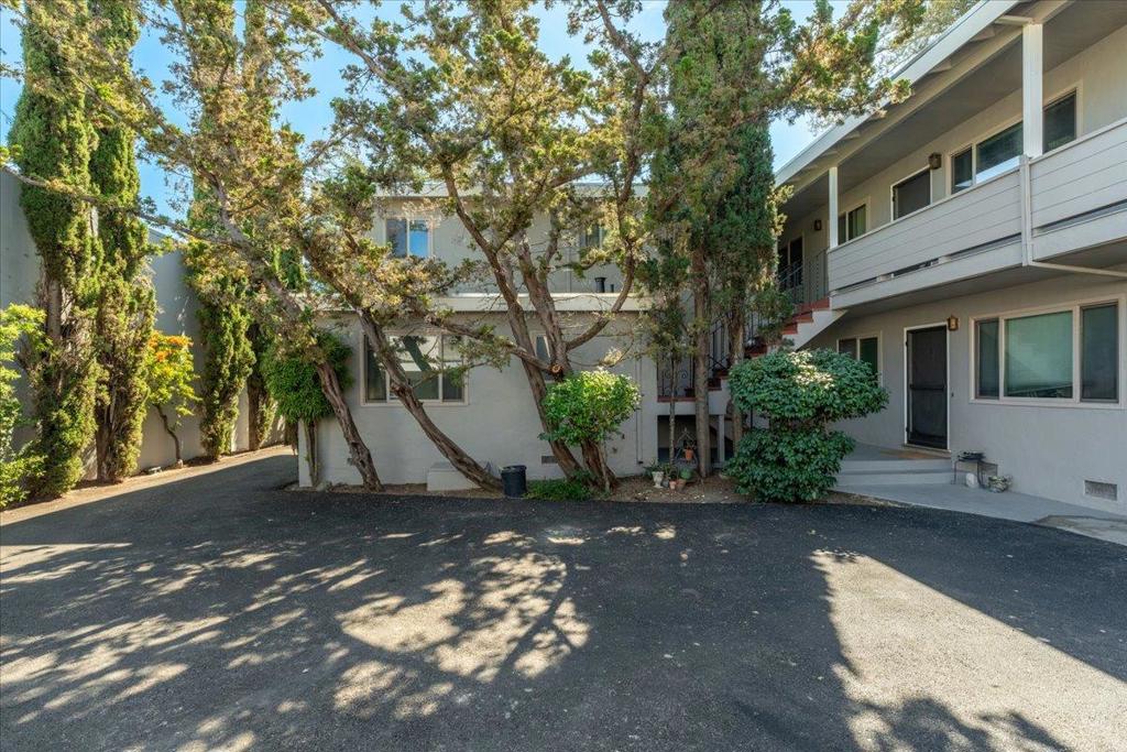 660 Roble Avenue