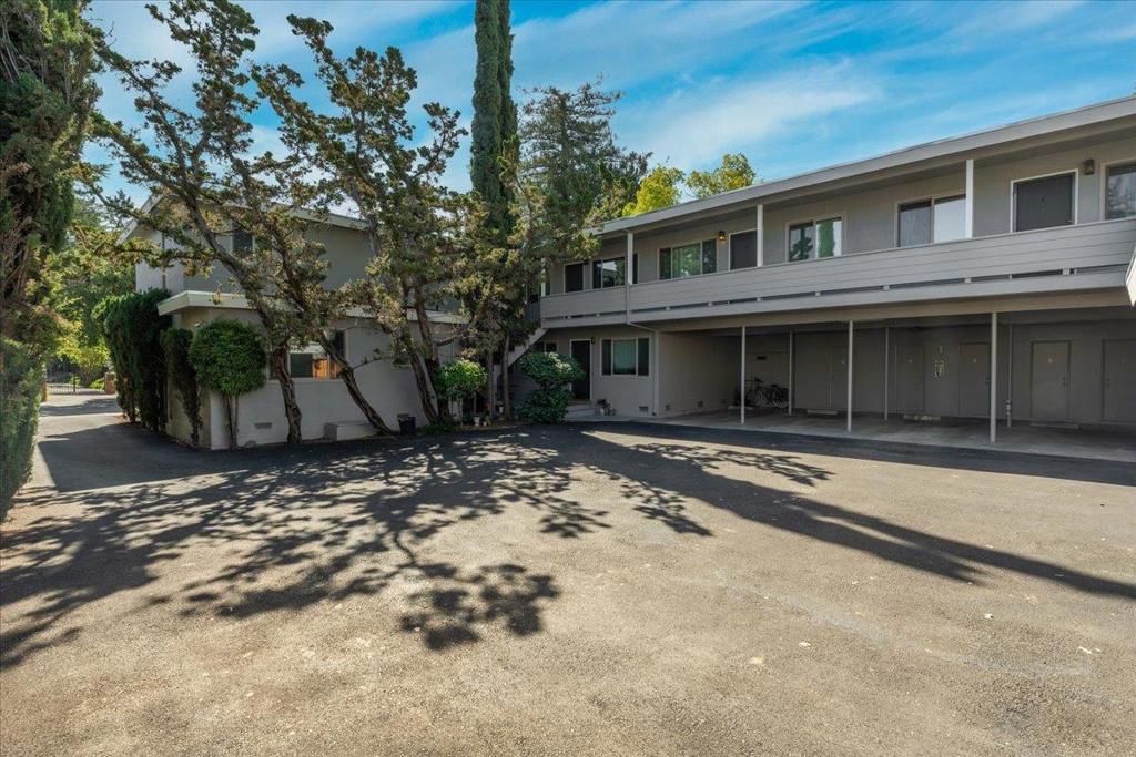 660 Roble Avenue