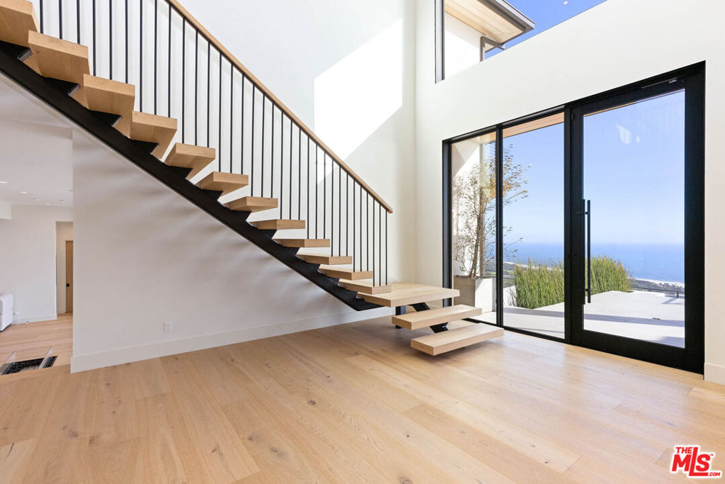 5366 Horizon Drive