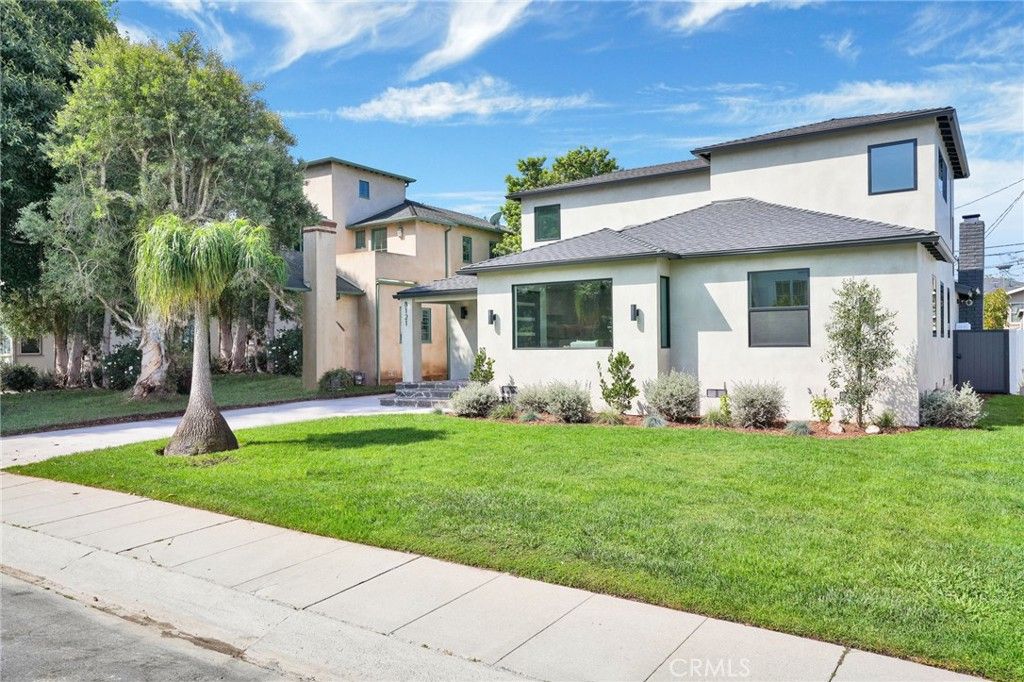 Photo of 8121 Chase Ave, Los Angeles, CA 90045 (MLS # SB26075630)