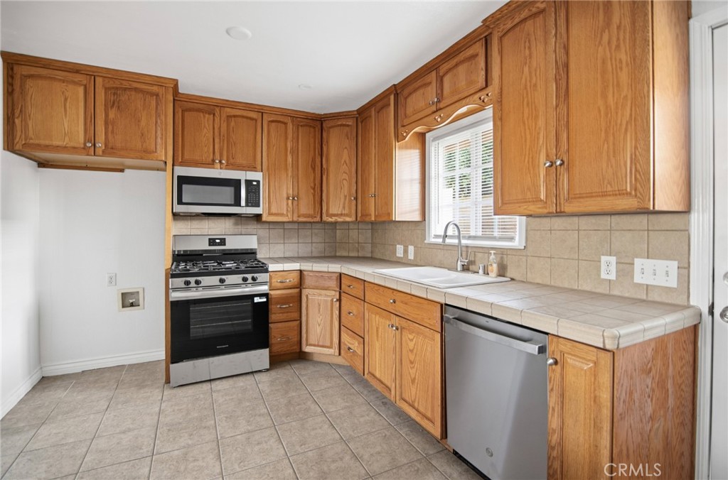 Lampson Terrace Condominiums (LAMT) - Residential Lease