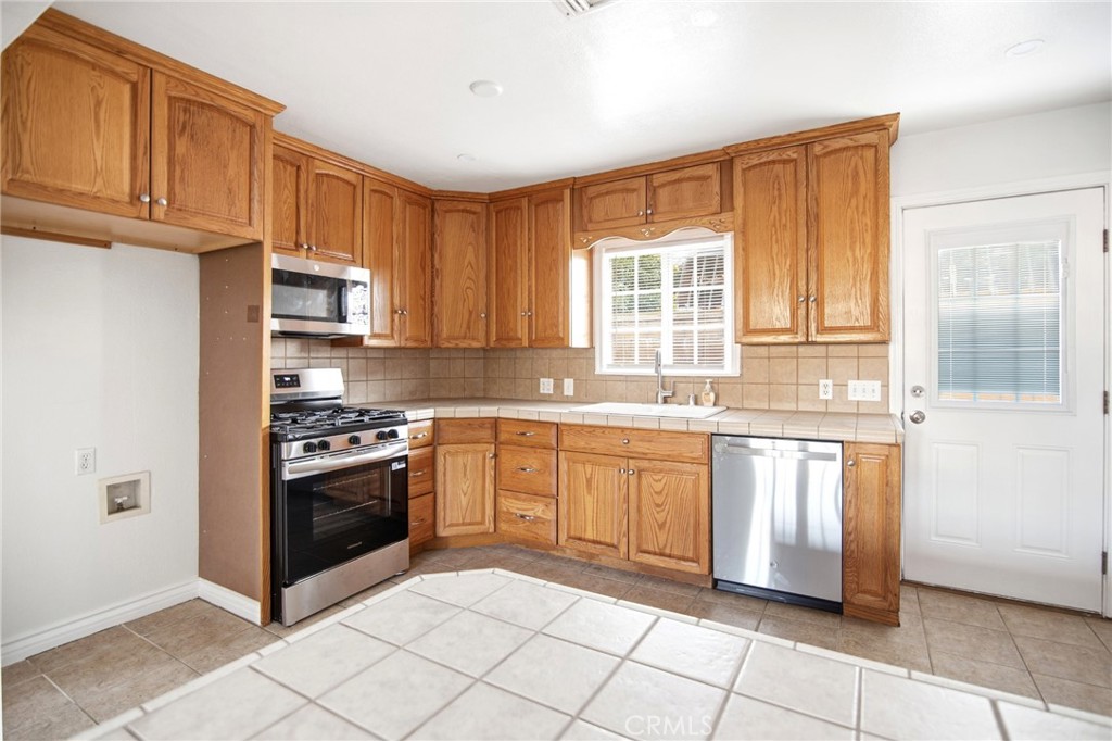 Lampson Terrace Condominiums (LAMT) - Residential Lease