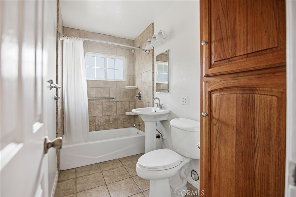 Lampson Terrace Condominiums (LAMT) - Residential Lease