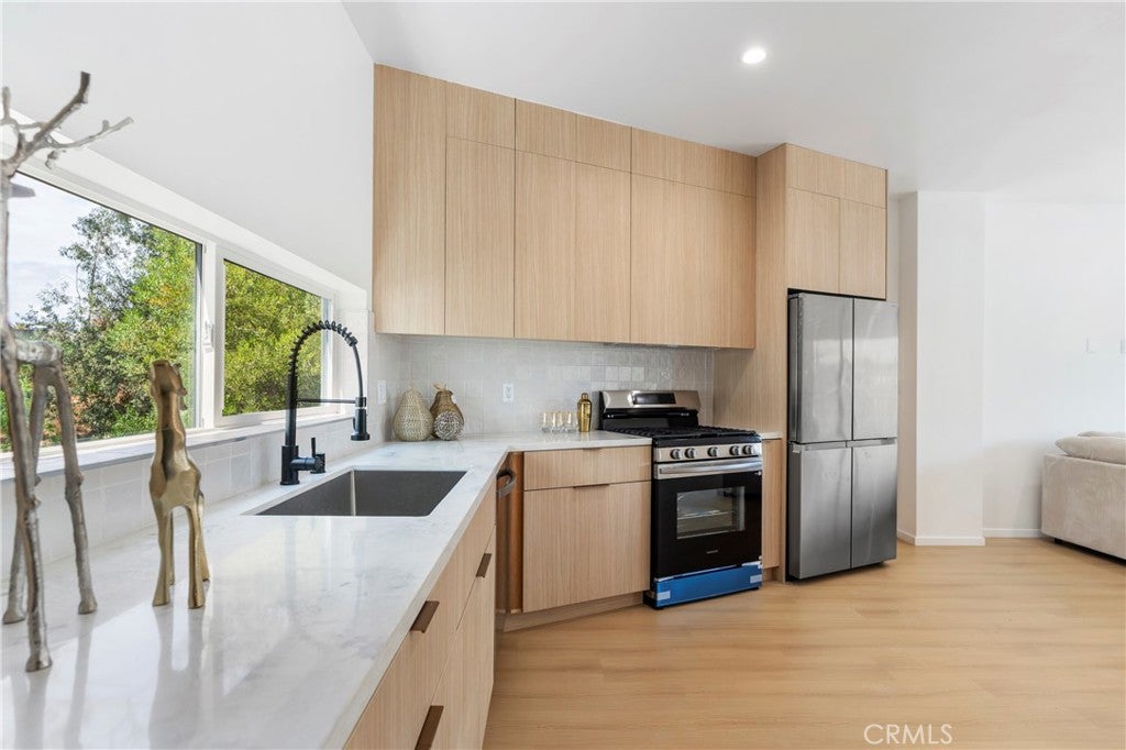 2517 Alsace 1/2, Los Angeles CA 90016