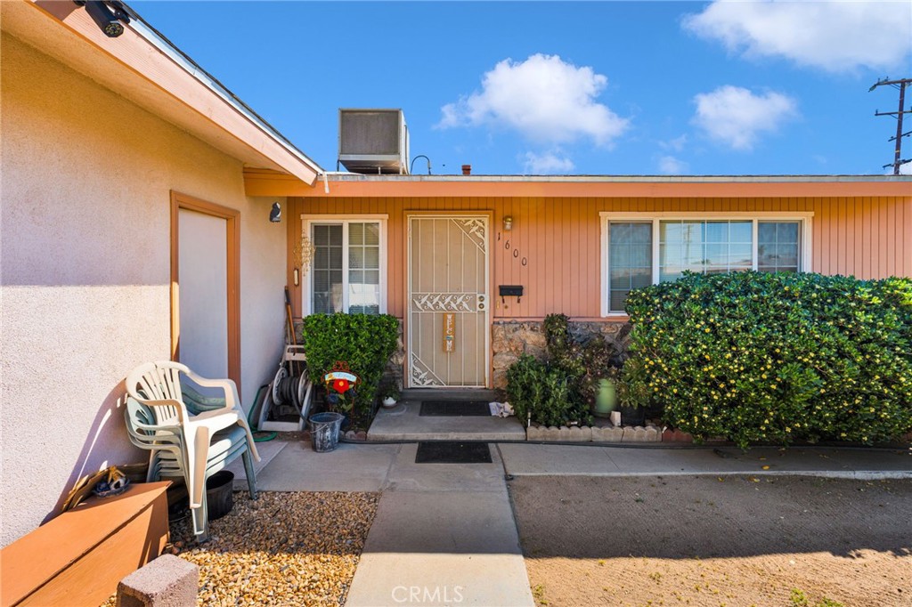 1600 De Anza Street