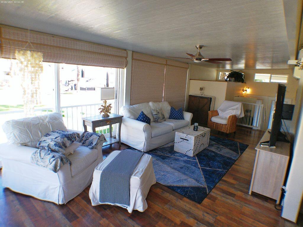 Rancho Casa Blanca - Manufactured In Park