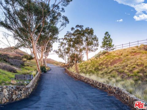 Photo of 33051 Mulholland Highway, Malibu, CA 90265 (MLS # 26761391)