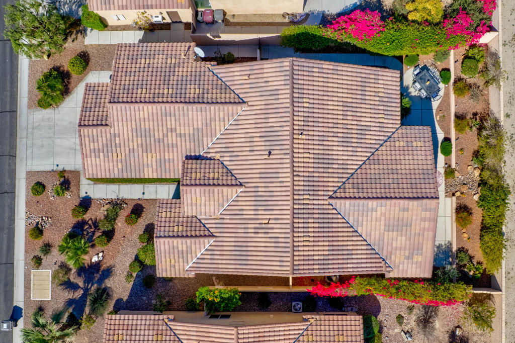 81390 Avenida Montura