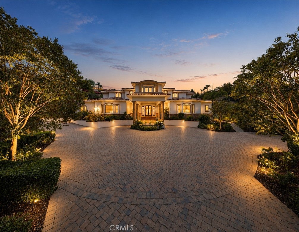988 Candlecrest Drive