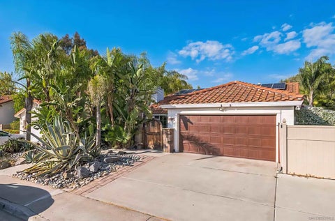 Photo of 11032 Twin Pond Ter TER, San Diego, CA 92128 (MLS # 260018125SD)