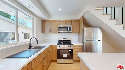 Photo of 6445 Satsuma Avenue, North Hollywood, CA 91606 (MLS # 26774487)