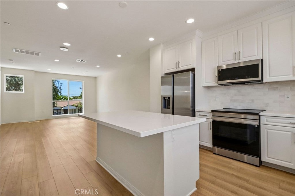 5876 Linden Ave Avenue 7, Long Beach CA 90805