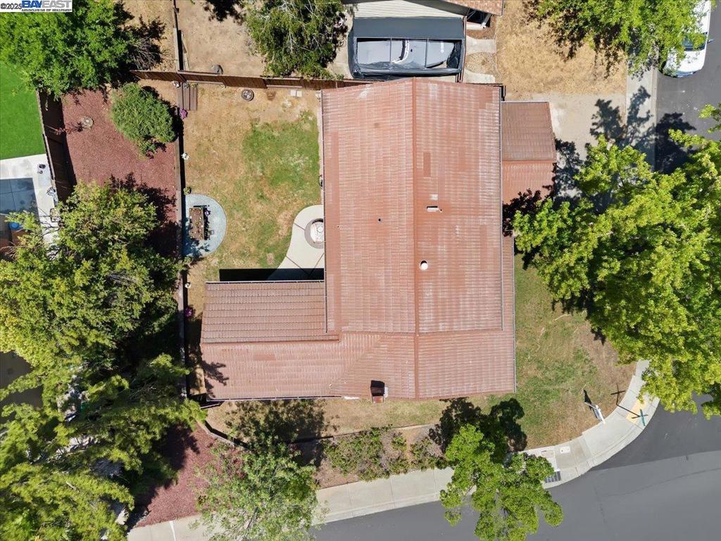 HIGHLAND OAKS - Residential