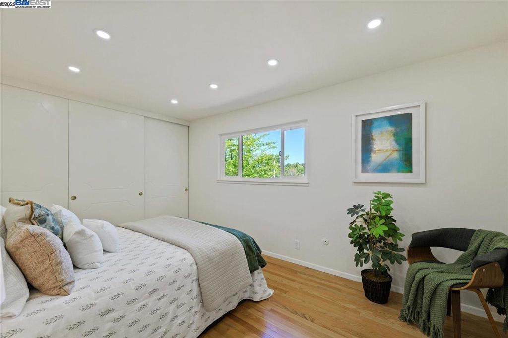 HIGHLAND OAKS - Residential
