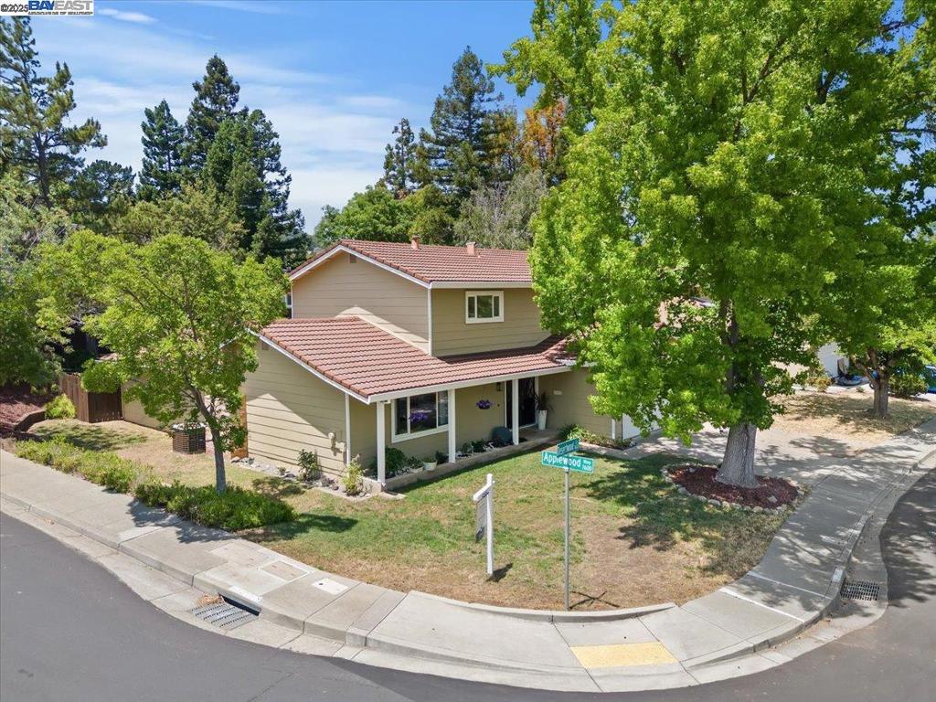 HIGHLAND OAKS - Residential