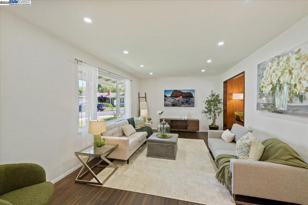 HIGHLAND OAKS - Residential