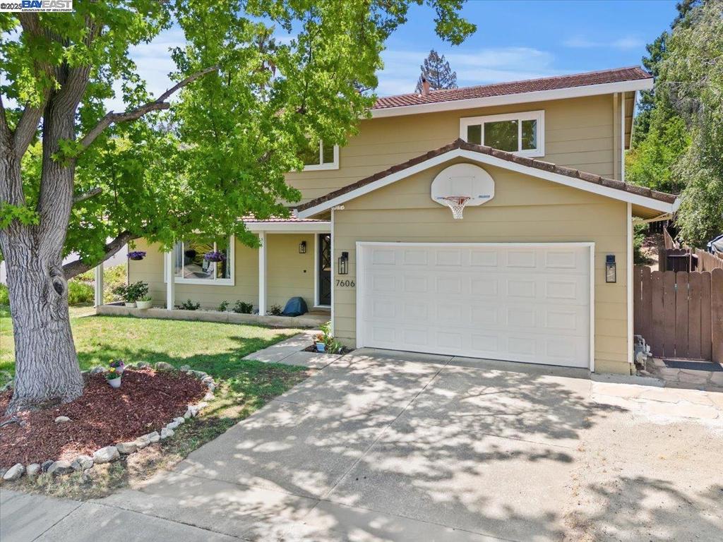 HIGHLAND OAKS - Residential