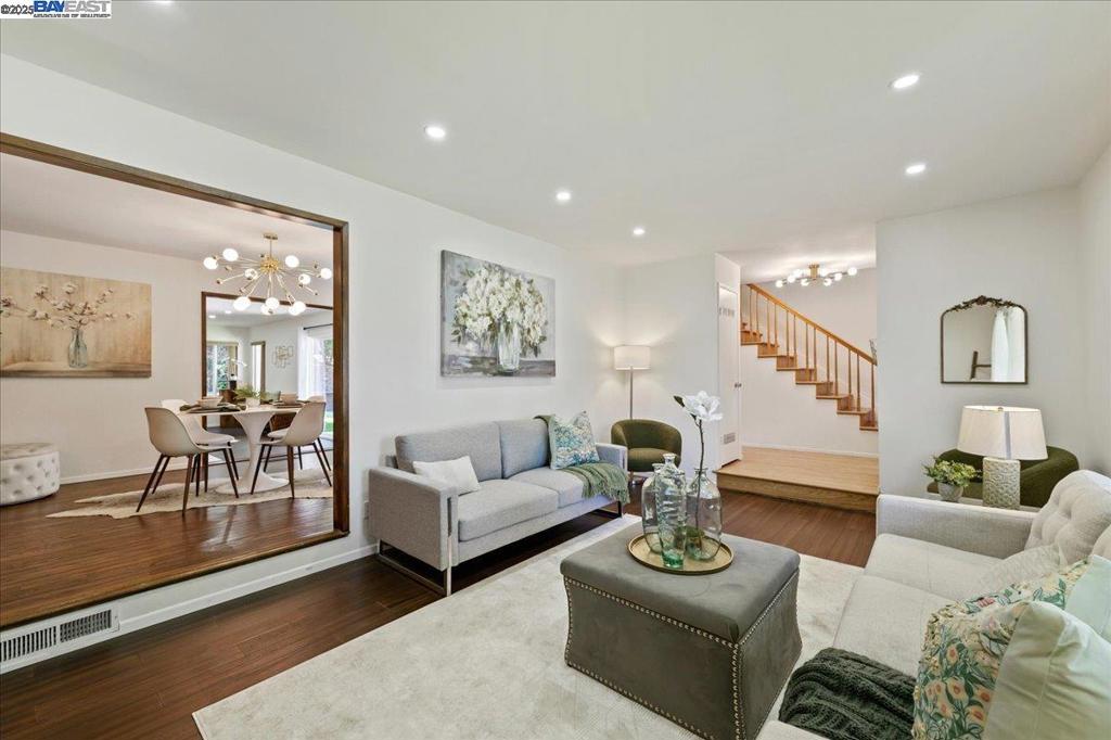 HIGHLAND OAKS - Residential