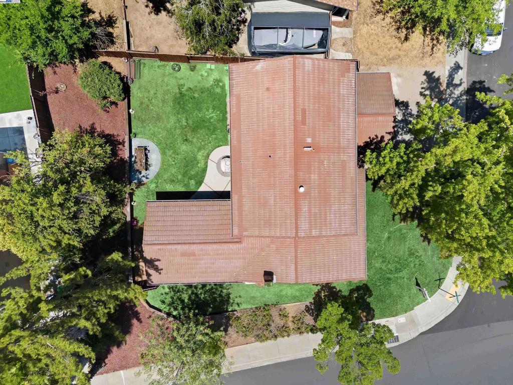 HIGHLAND OAKS - Residential
