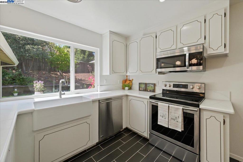 HIGHLAND OAKS - Residential