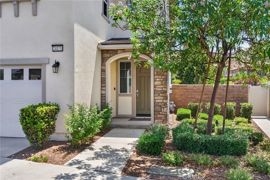 24170 Hillcrest 1