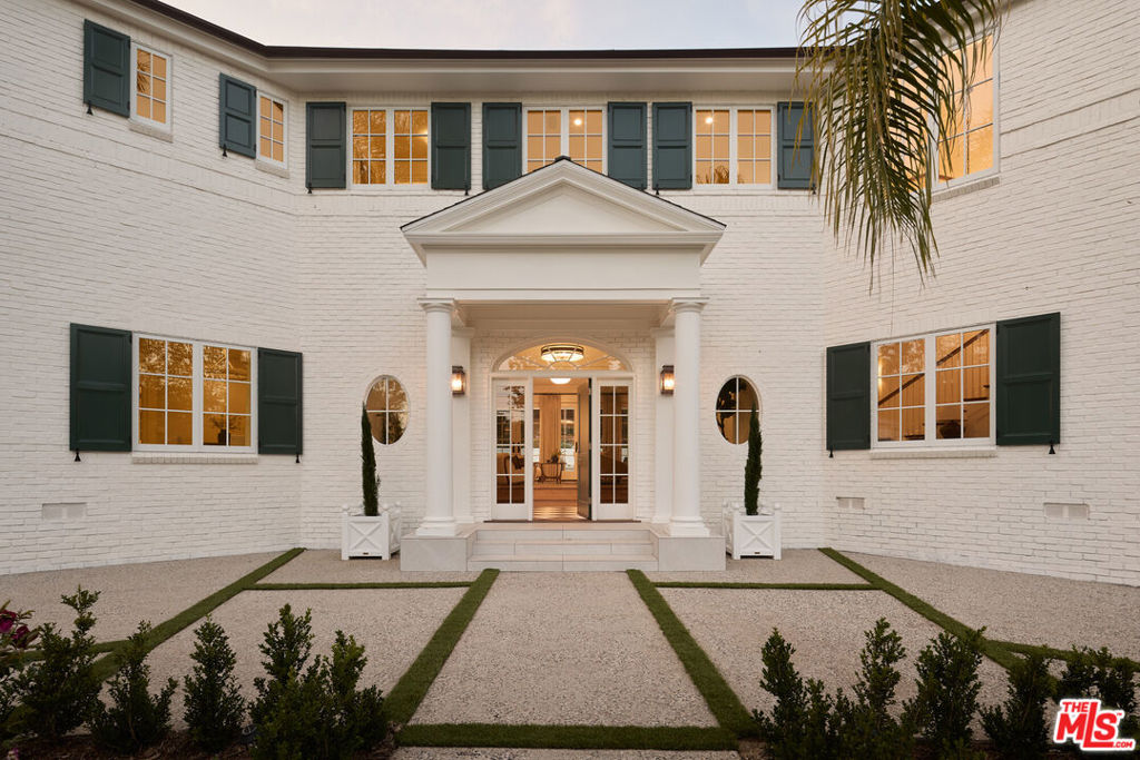 31 Oakmont Drive
