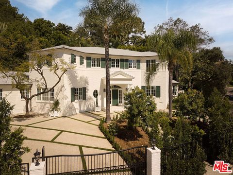 Photo of 31 Oakmont Drive, Los Angeles, CA 90049 (MLS # 26832127)