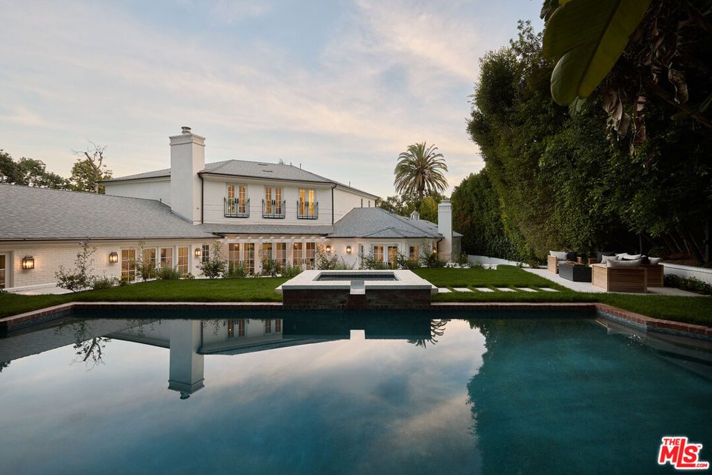 Photo of 31 Oakmont Drive, Los Angeles, CA 90049 (MLS # 26832127)