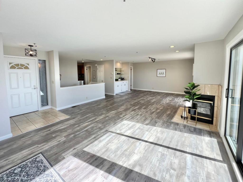 Properties 4 438 Portofino Drive 102