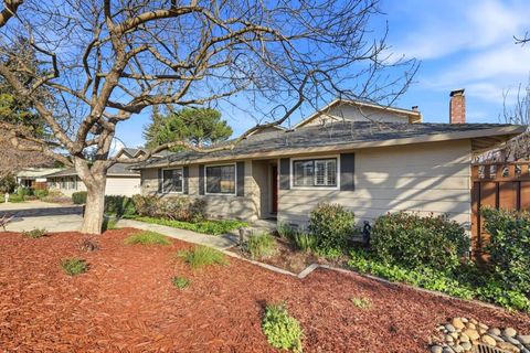 Photo of 18932 Sara Park Circle, Saratoga, CA 95070 (MLS # ML82036923)