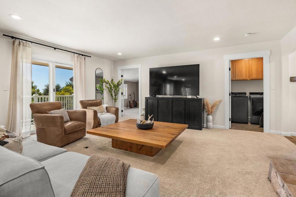 504 Cuesta Drive