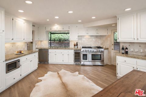 Photo of 9305 Beverlycrest Dr Dr, Los Angeles, CA 90210 (MLS # 26638847)