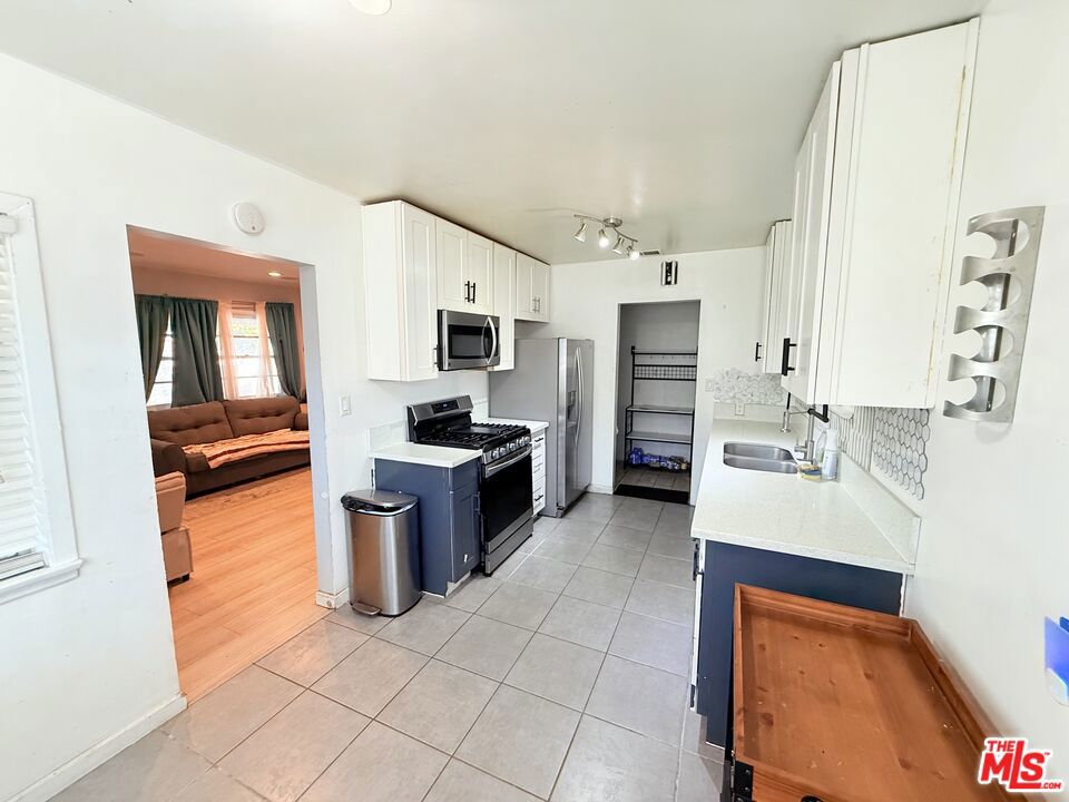 Properties 4 13200 Glamis Street