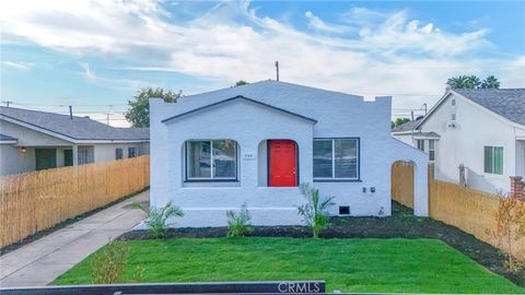 Photo of 946 E 104th St, Los Angeles, CA 90002 (MLS # DW25251284) Photo of 946 E 104th St, Los Angeles, CA 90002 (MLS # DW25251284)