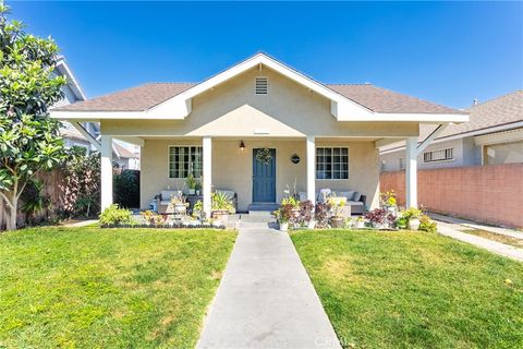 Photo of 1041 W 48th Street, Los Angeles, CA 90037 (MLS # PF26061180)