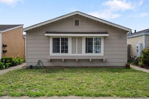 Photo of 766 Arnold Way, Half Moon Bay, CA 94019 (MLS # ML82046673)
