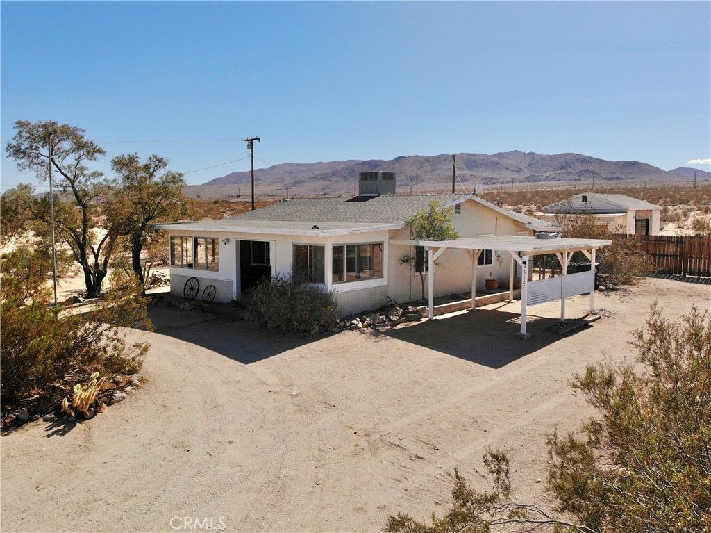 Photo of 75127 Mayfair Dr, Twentynine Palms, CA 92277 (MLS # JT26038933)