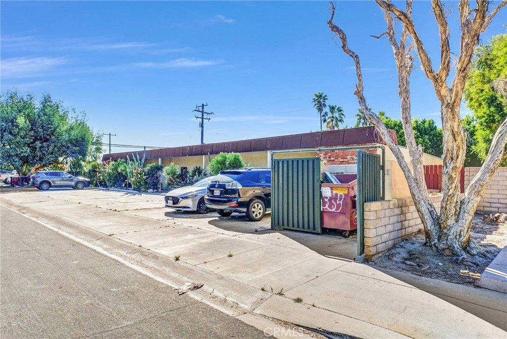 3737 E Calle De Carlos