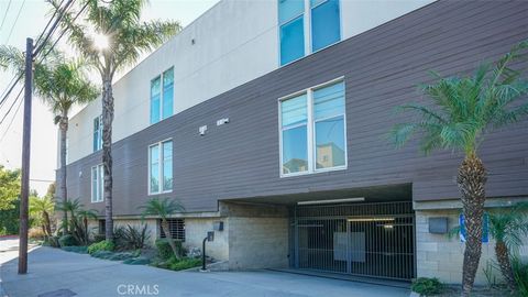 Photo of 4705 Whitsett #106, Studio City, CA 91604 (MLS # BB25274497)