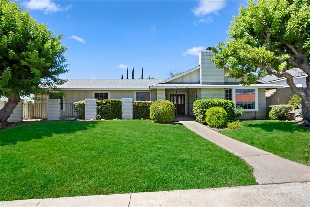 2109 N San Antonio