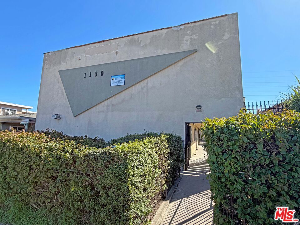 1130 W 97th Street
