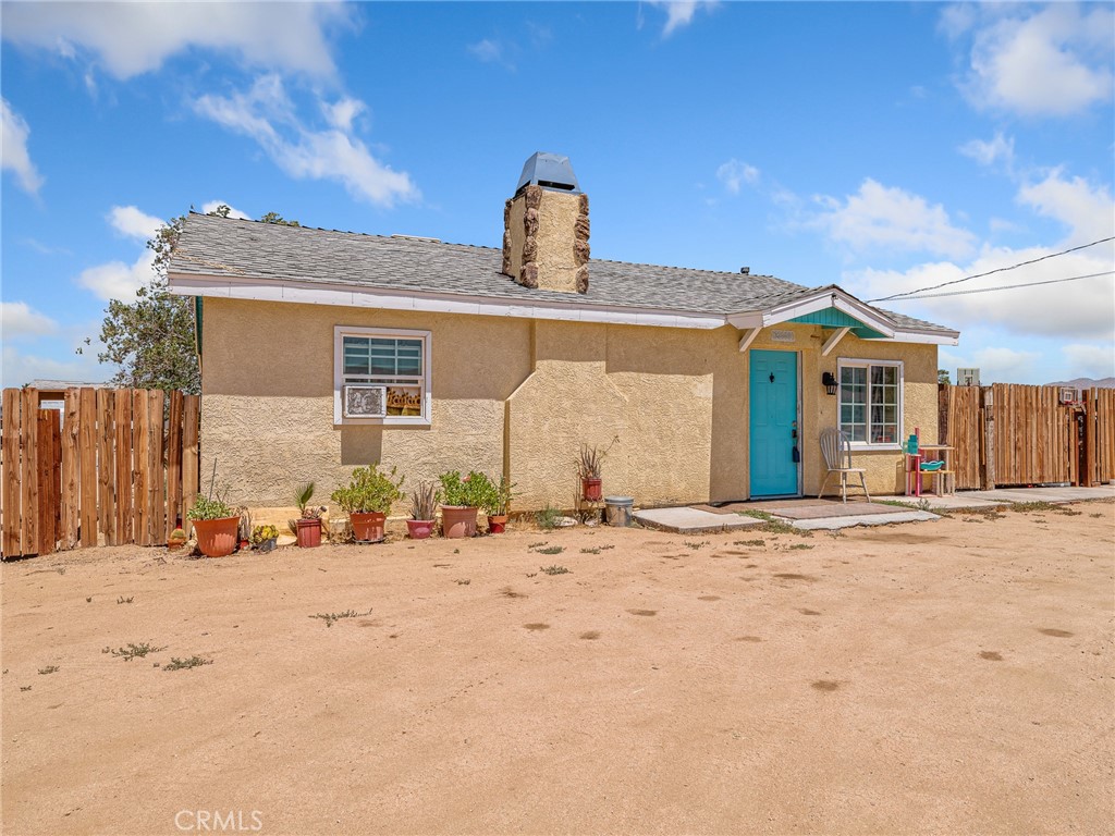 Welcome home to this 2 bed, 2 bath gem, perfect for the first-time home buyer. Enjoy your new kitchen with plenty of room for your dining room furniture which connects to the open concept living room. One of the best features is the large lot, it is over an acre!! You will have plenty of room to spread your wings, as both the front and back yards offer endless possibilities to personalize this home to fit your needs. Possible ADU options for you to explore, just contact the city to find out the possibilities. Great location-conveniently located near grocery stores, restaurants, shopping, parks, churches and schools, and not far from the 18 hwy and 15 fwy. Photos have been virtually staged.