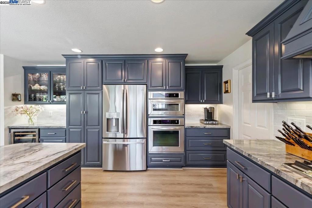 3228 Clifford Cir