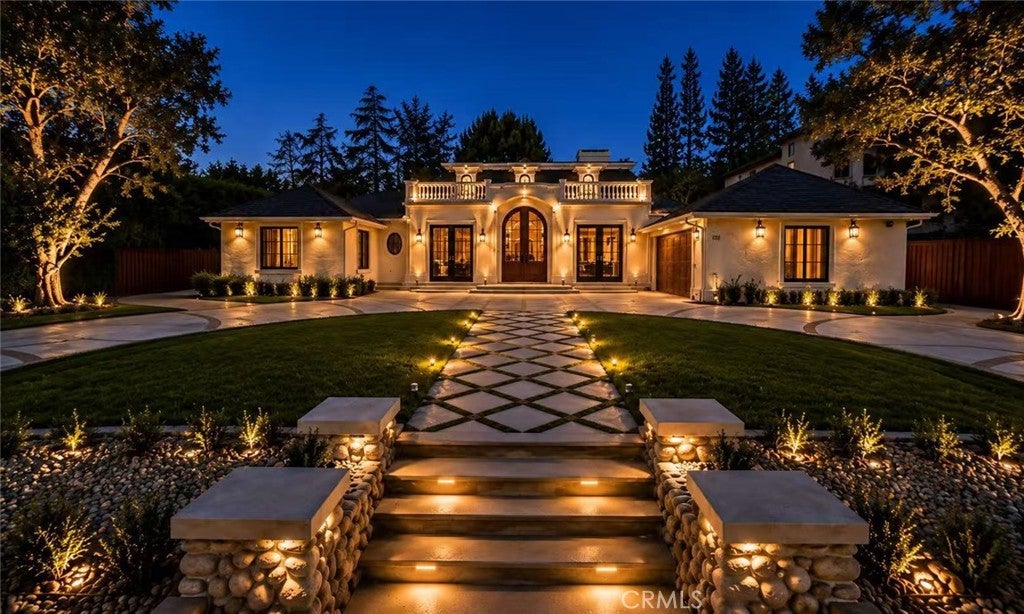 325 W Bellevue DR