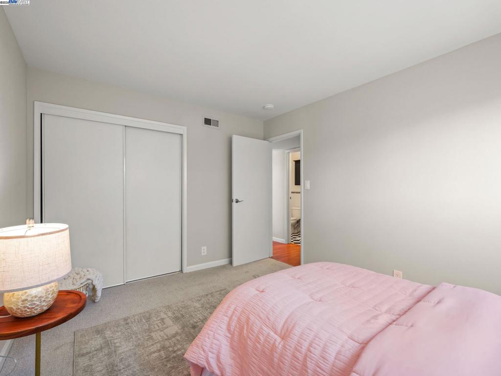 SUNDALE AREA - Residential